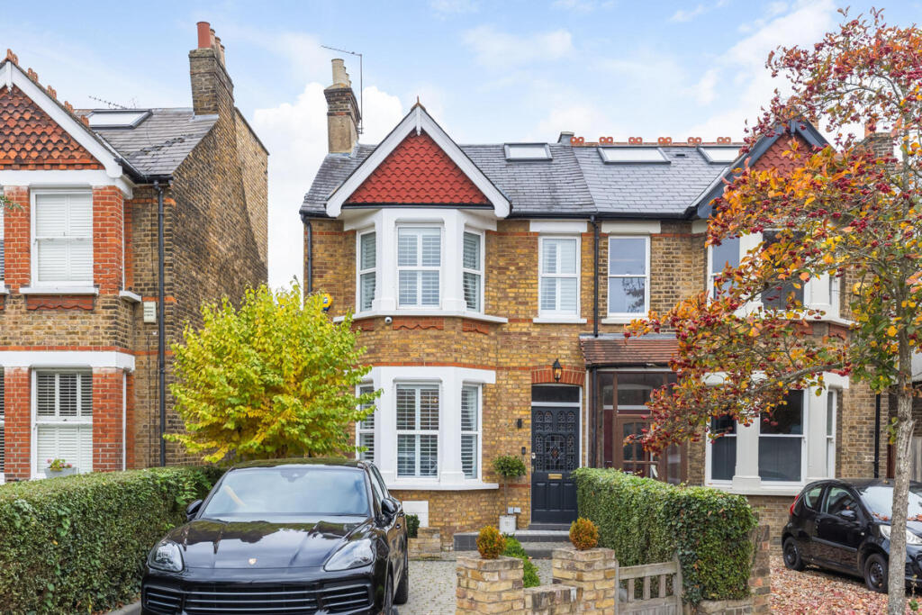 Main image of property: Lynton Avenue, London, W13