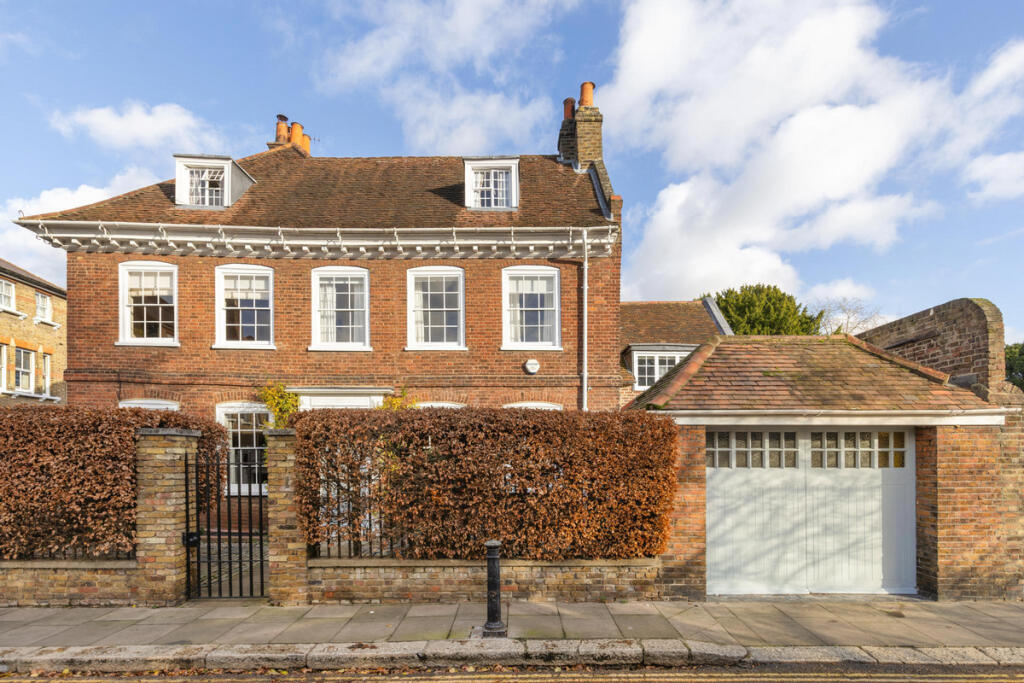 Main image of property: Upper Butts, Brentford, TW8