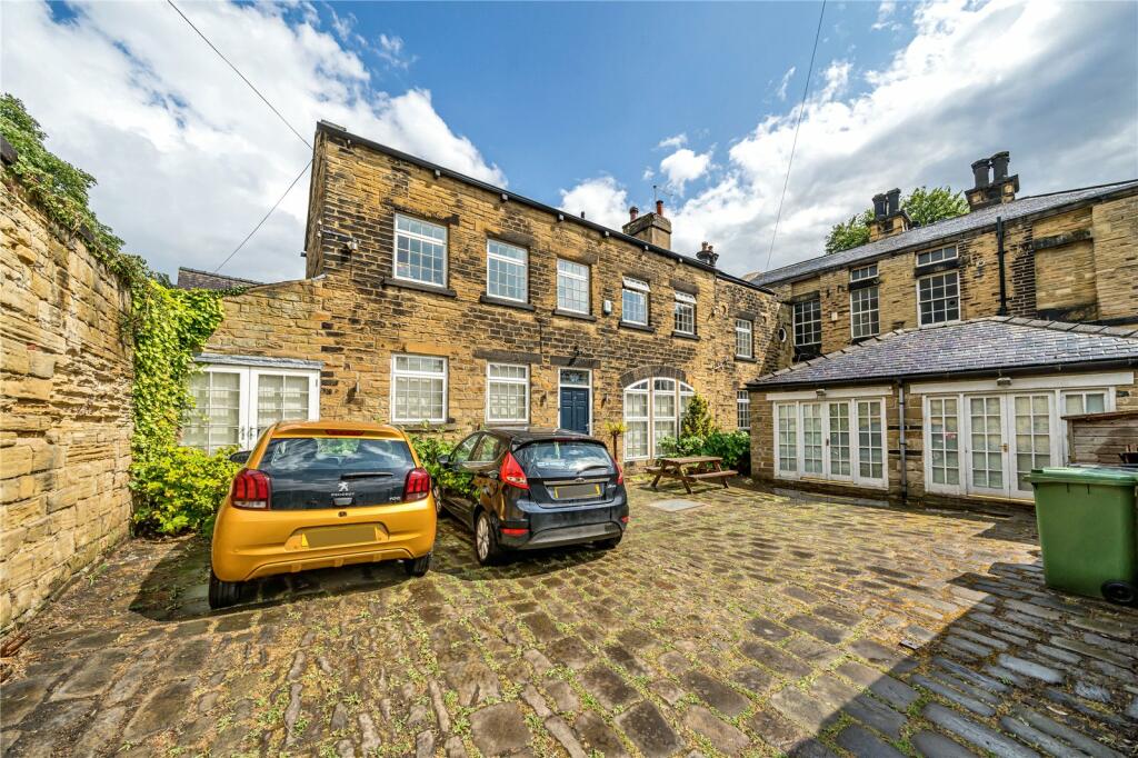 3 bedroom link detached house for sale in North Hill Road, Headingley