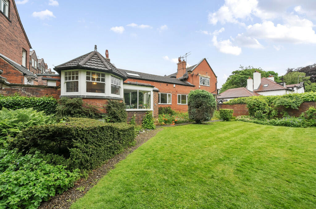 2 bedroom end of terrace house for sale in The Cottage, Glennan, 16