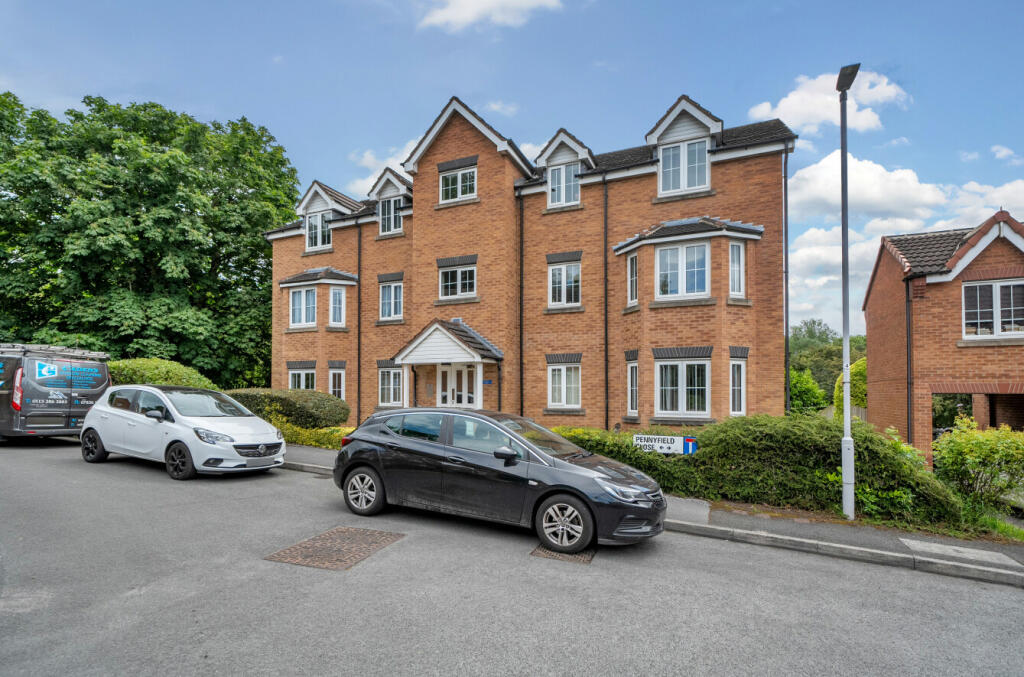 3 bedroom flat for sale in Pennyfield Close, Woodlea Park, Meanwood
