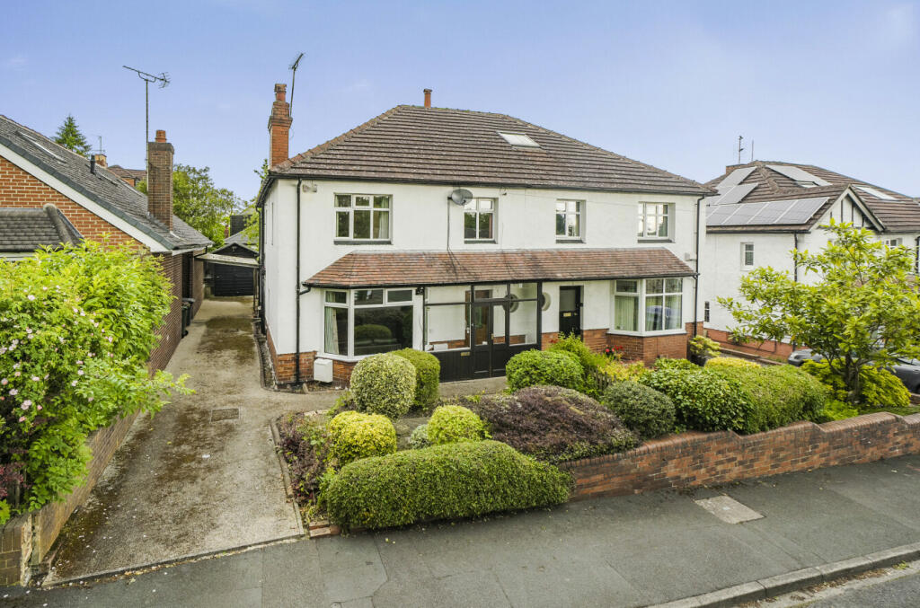 4 bedroom semidetached house for sale in Drummond Avenue, Far