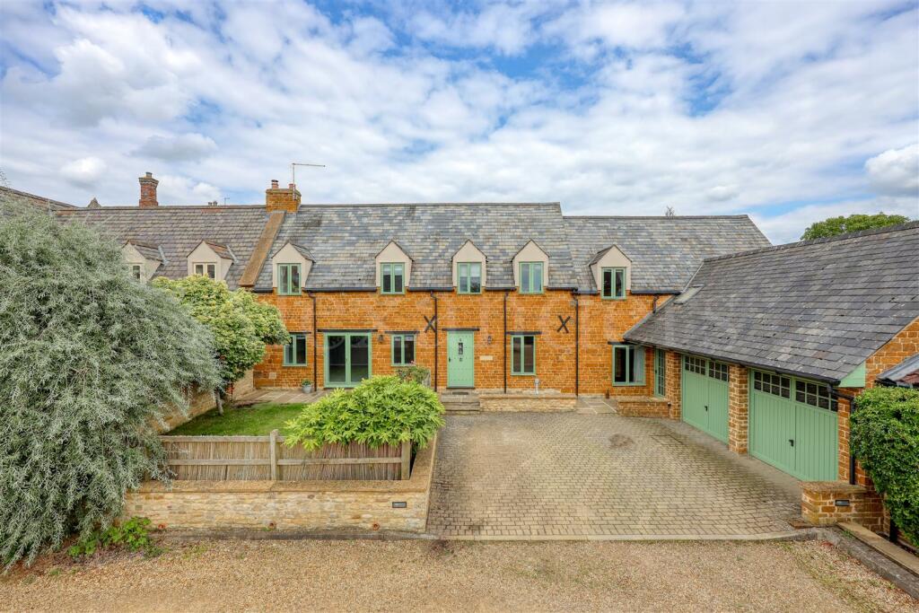 Main image of property: Stable Yard, Caldecott