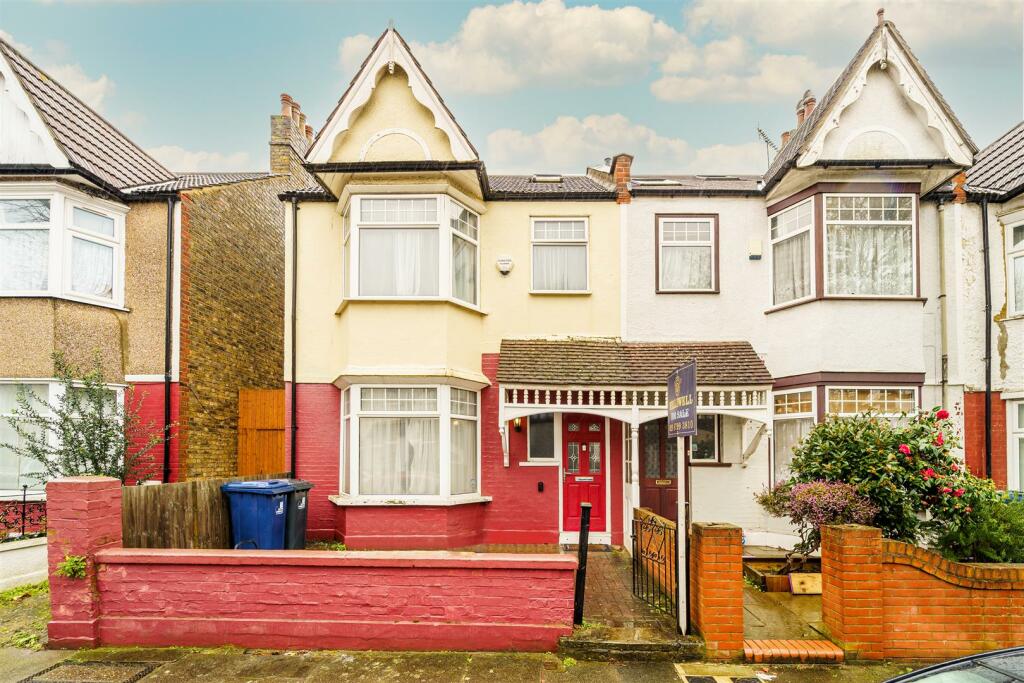 3 bedroom semidetached house for sale in Creighton Road, Ealing, W5
