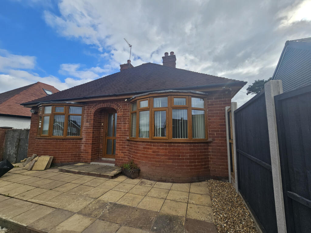 Main image of property: 88 Creswell Grove, Stafford, ST18 9QU
