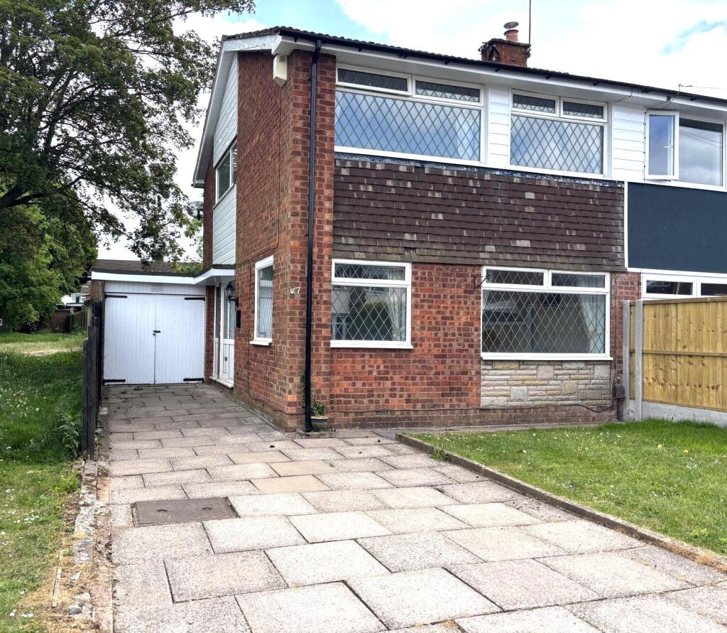 Main image of property: Manor Farm Crescent, Stafford, ST17 9JN