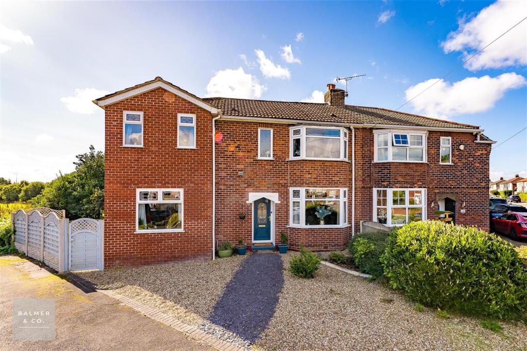 4 bedroom semi-detached house