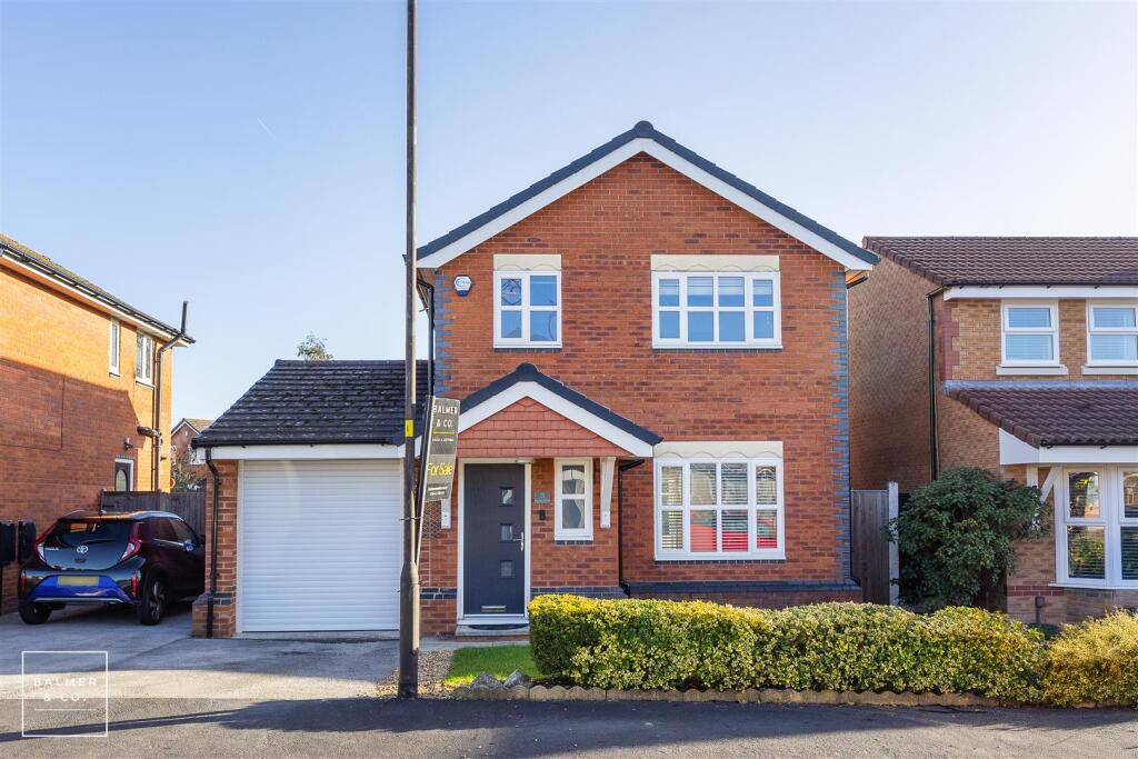 Main image of property: Eggar Close, Tyldesley, M29
