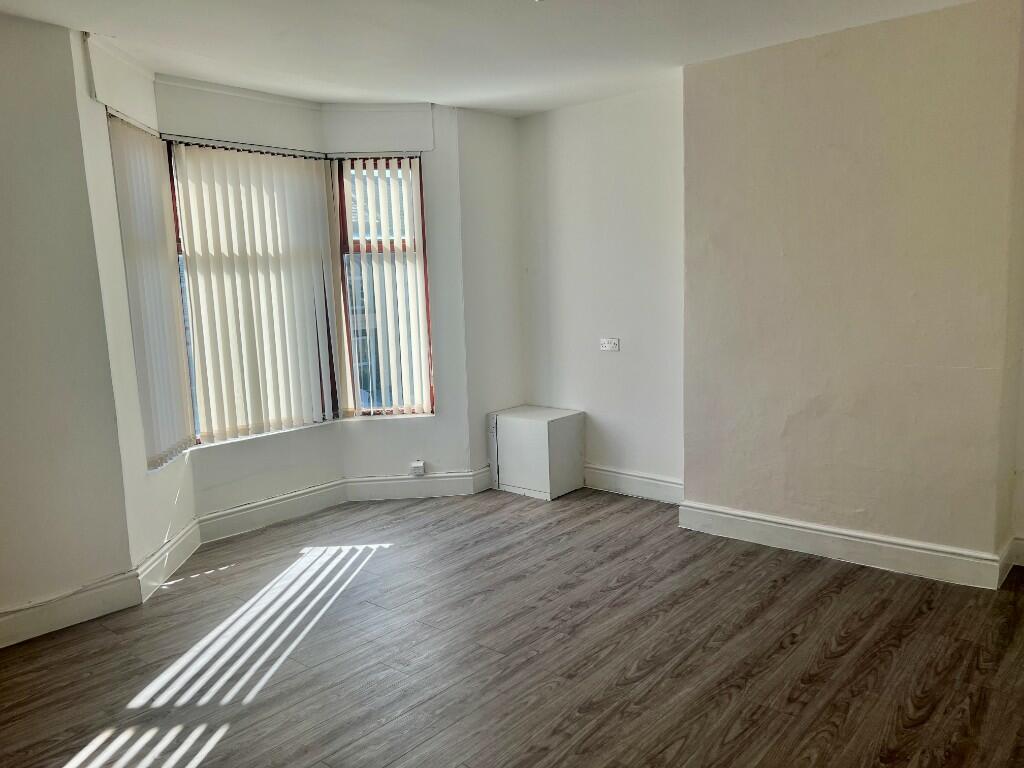 2 bedroom flat for rent in Bedford Road, Bootle, Merseyside, L20