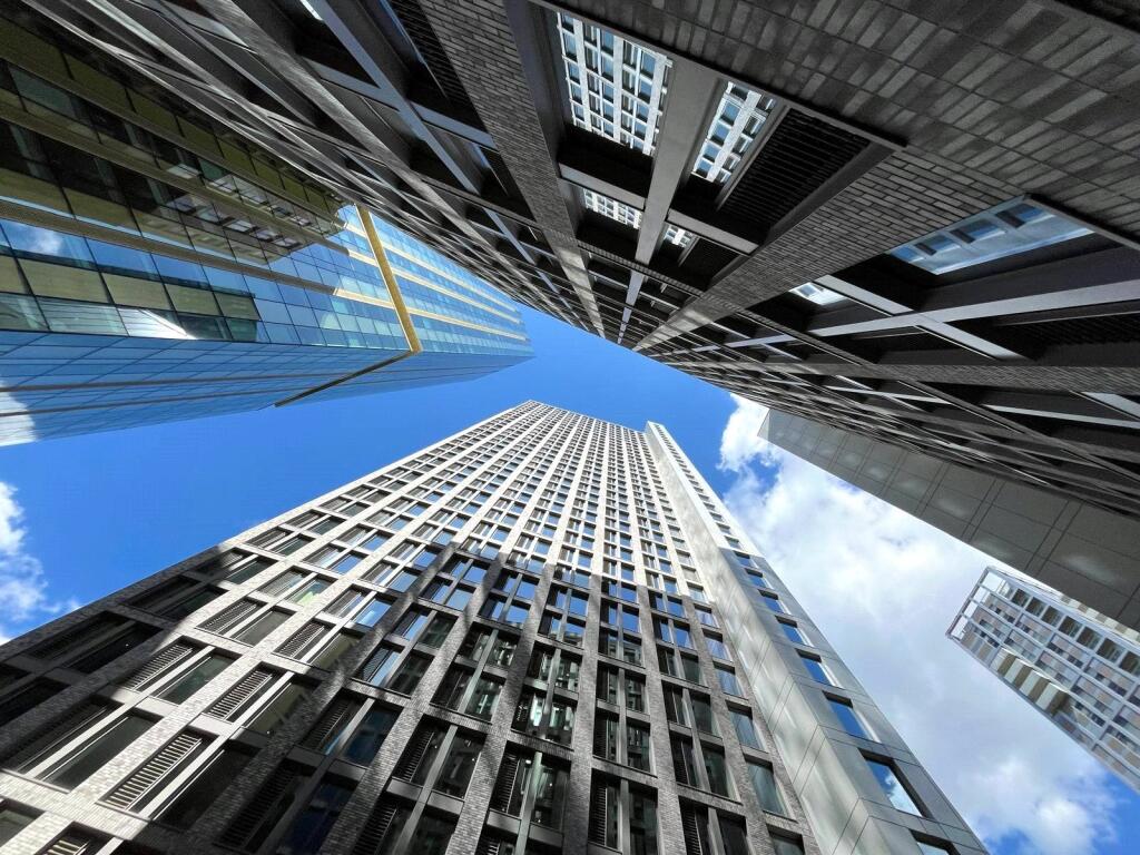 Main image of property: Embankment Exchange, 96 Greengate, Salford, M3