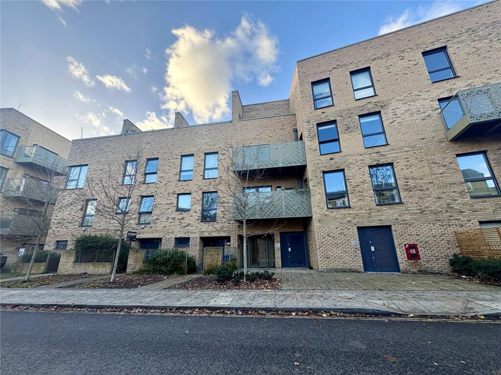 Main image of property: 100 Benhill Road, London, SE5