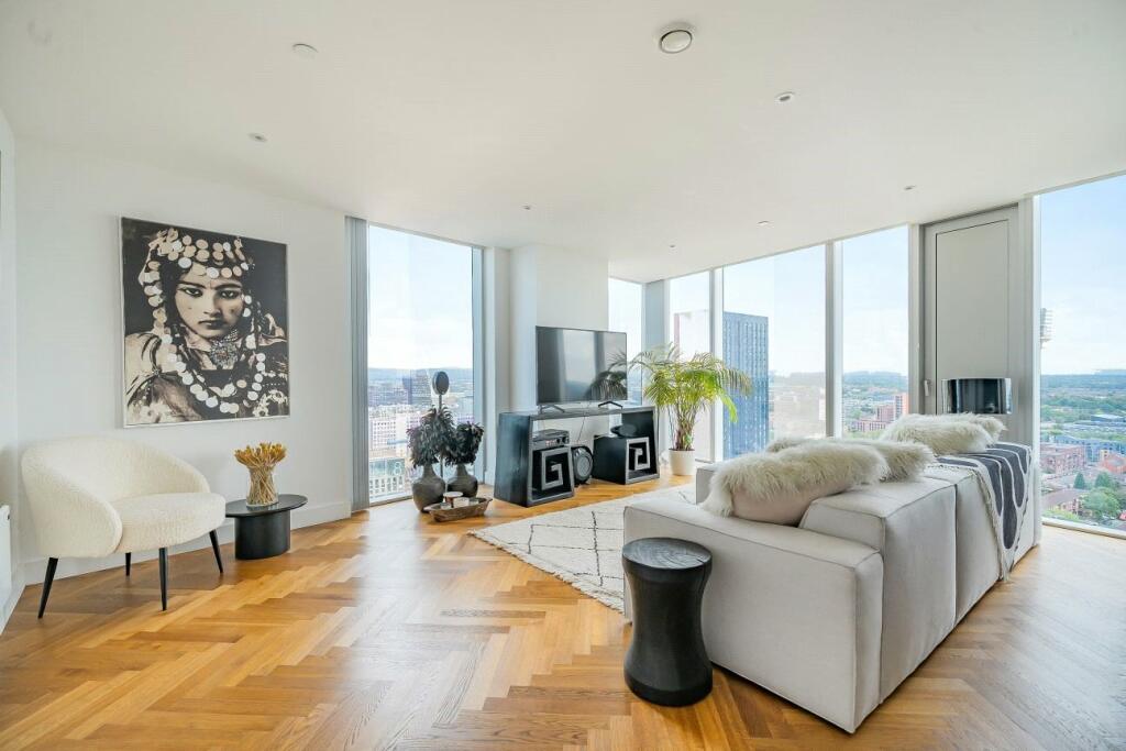 Main image of property: Deansgate Square South Tower, Owen Street, Deansgate, Manchester, M15