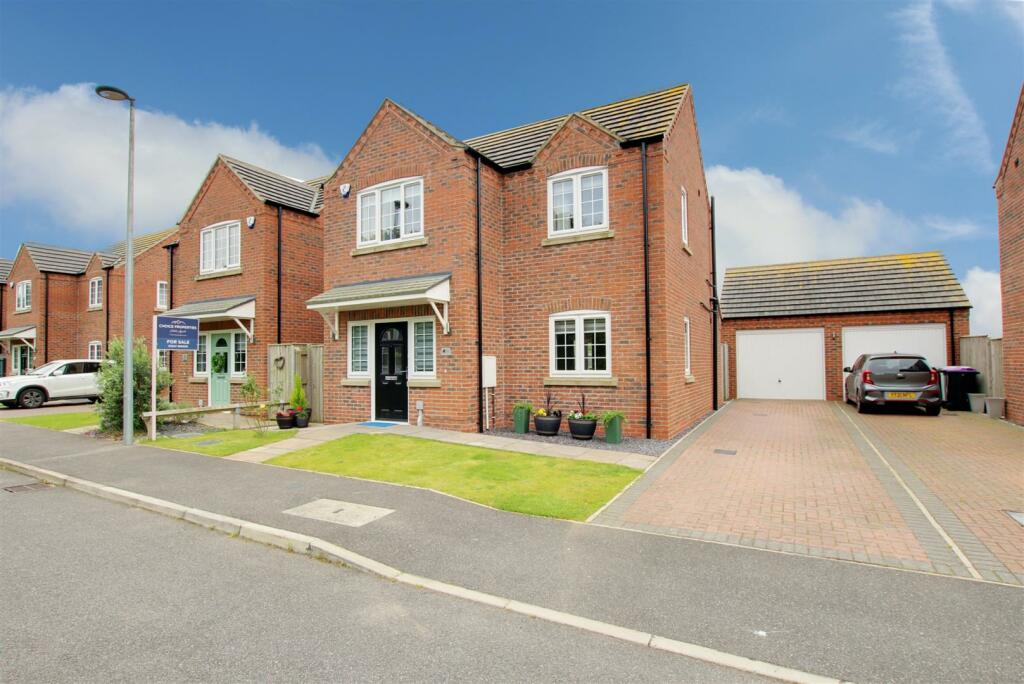 3 bedroom detached house for sale in Penrose Place, Manby, Louth, LN11