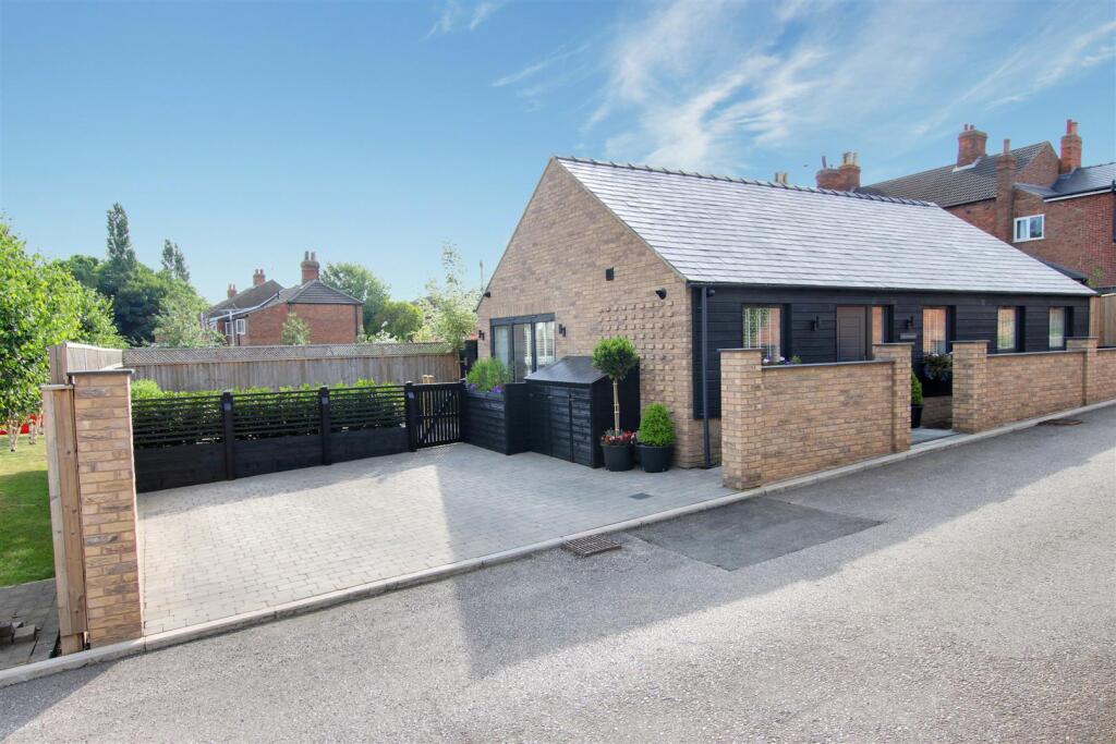 Main image of property: The Riverbank, Louth