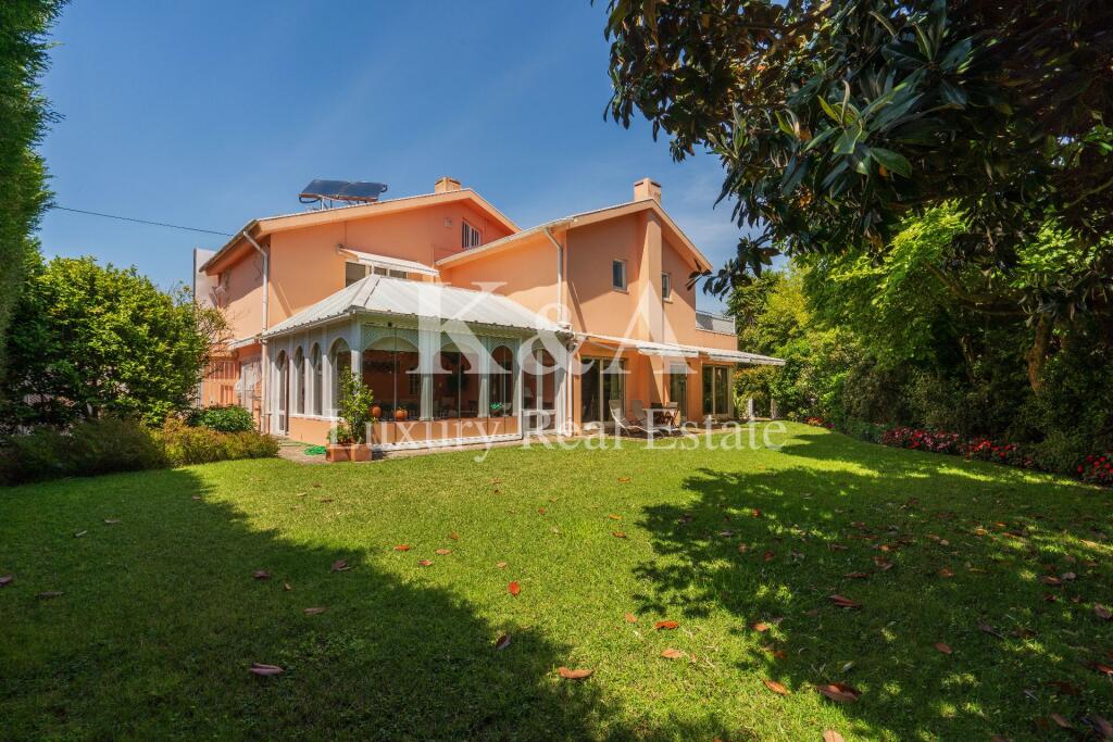 Main image of property: Oporto, Oporto