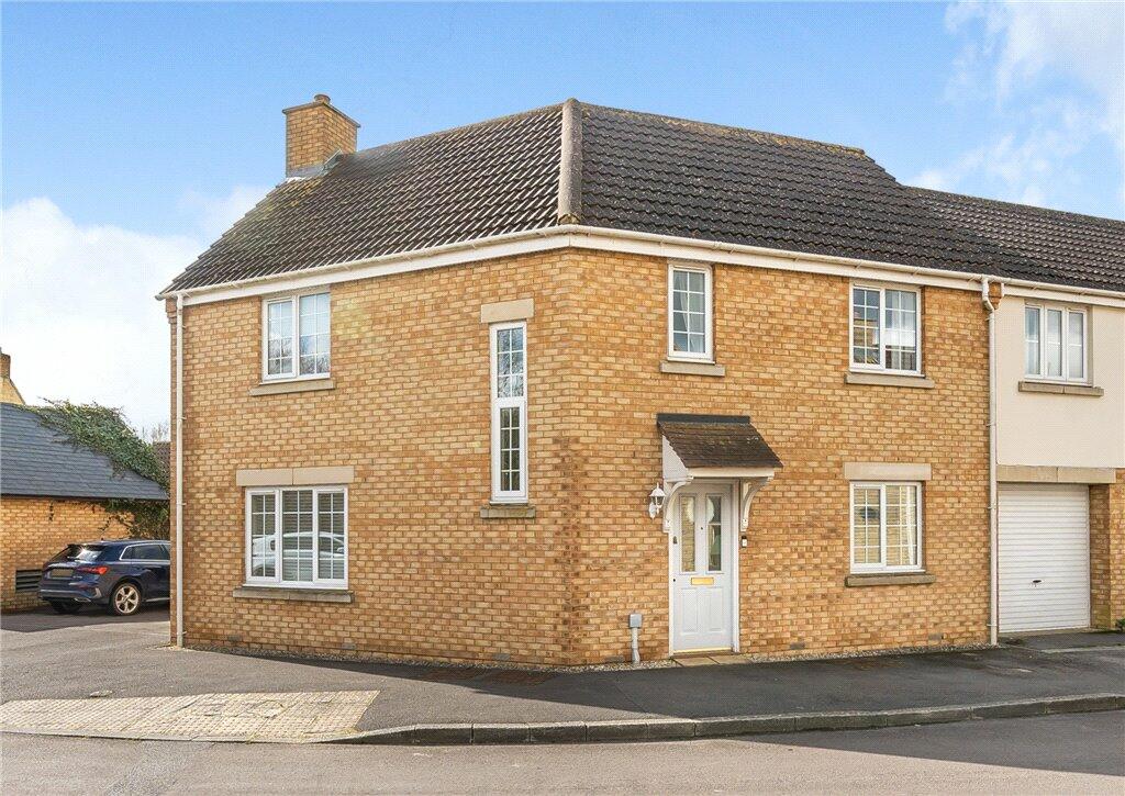4 bedroom semi-detached house for sale in Mayfly Road, Swindon, Wiltshire, SN25