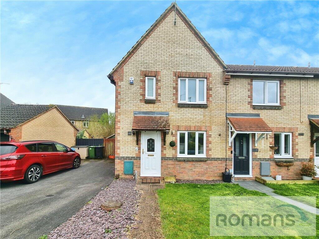 3 bedroom end of terrace house for sale in Chicory Close, Swindon, Wiltshire, SN2