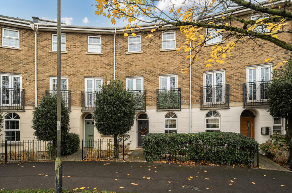 Main image of property: Eastbury Way, Swindon, Wiltshire