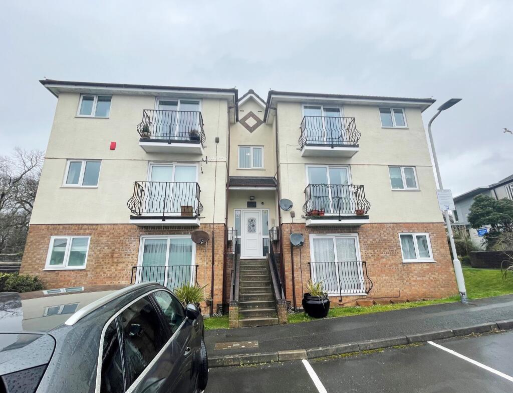 2 bedroom flat for rent in White Friars Lane, St Judes, Plymouth, PL4