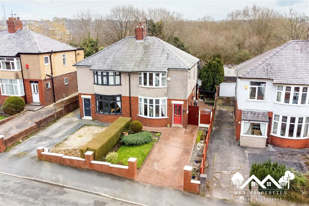 3 bedroom semidetached house for sale in Higher Croft Road, Lower