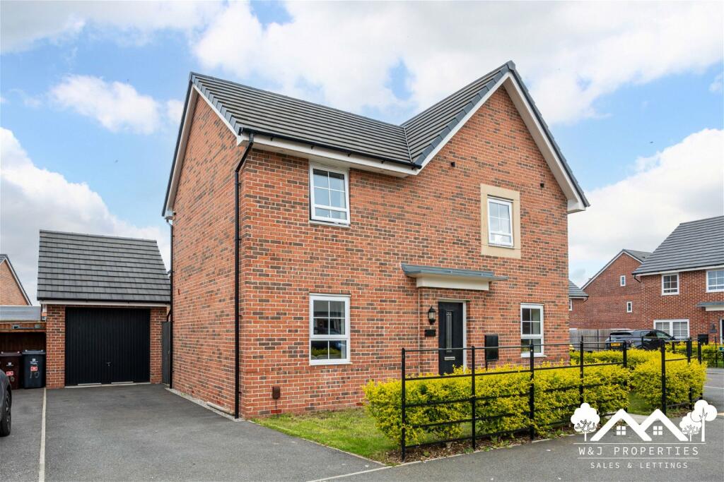 4 bedroom detached house for sale in Stratford Drive, Prescot, L34 1AP, L34
