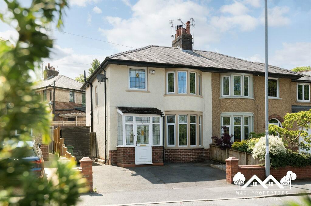 3 bedroom semidetached house for sale in Mayfield Avenue