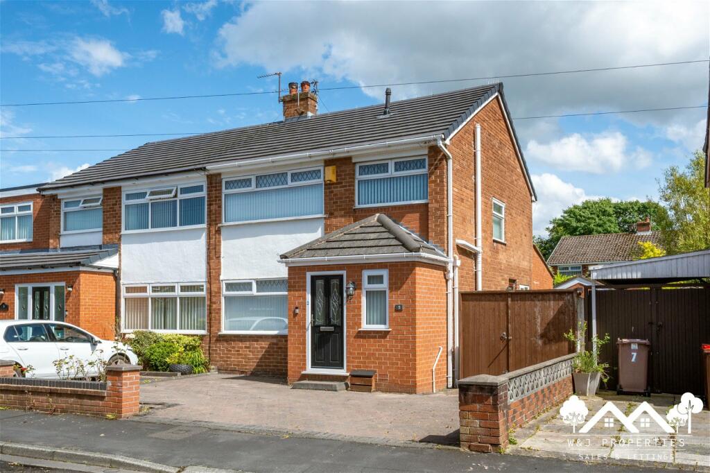 3 bedroom semidetached house for sale in Malhamdale Avenue, Rainhill, Prescot, L35 4QF, L35