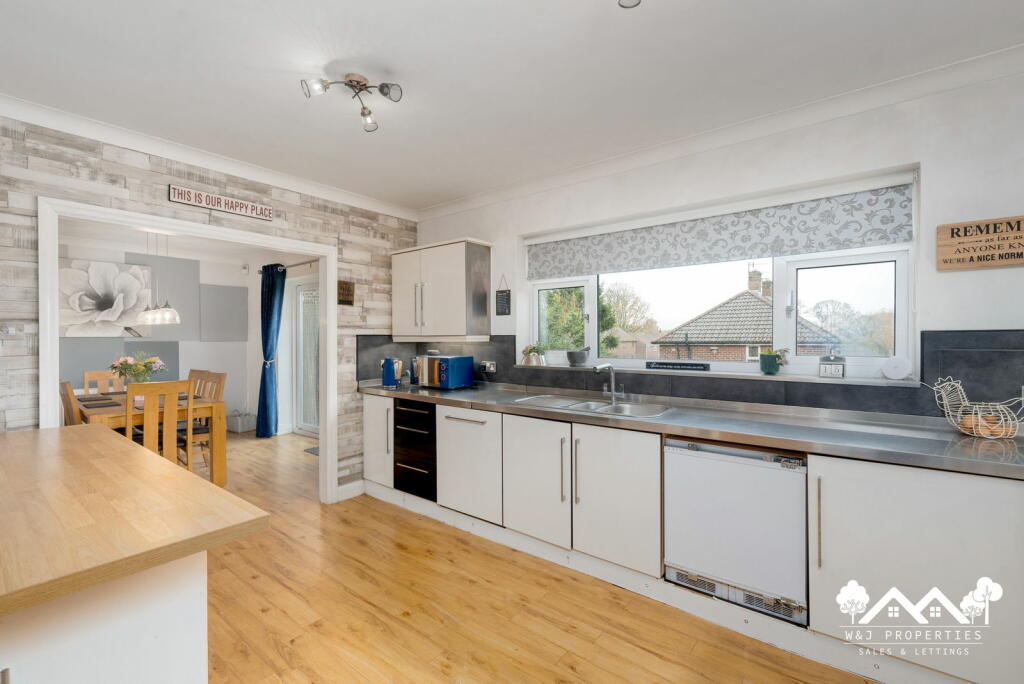 Additional property image - Sunnymere Drive, Sunnyhurst, Darwen, BB3