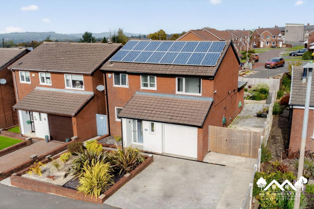 4 bedroom detached house