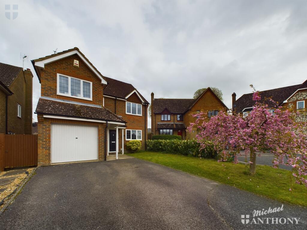 4 bedroom detached house for sale in field, Aston Clinton, HP22