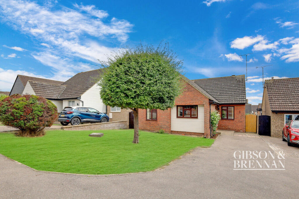 Main image of property: Minton Heights, Rochford, SS4