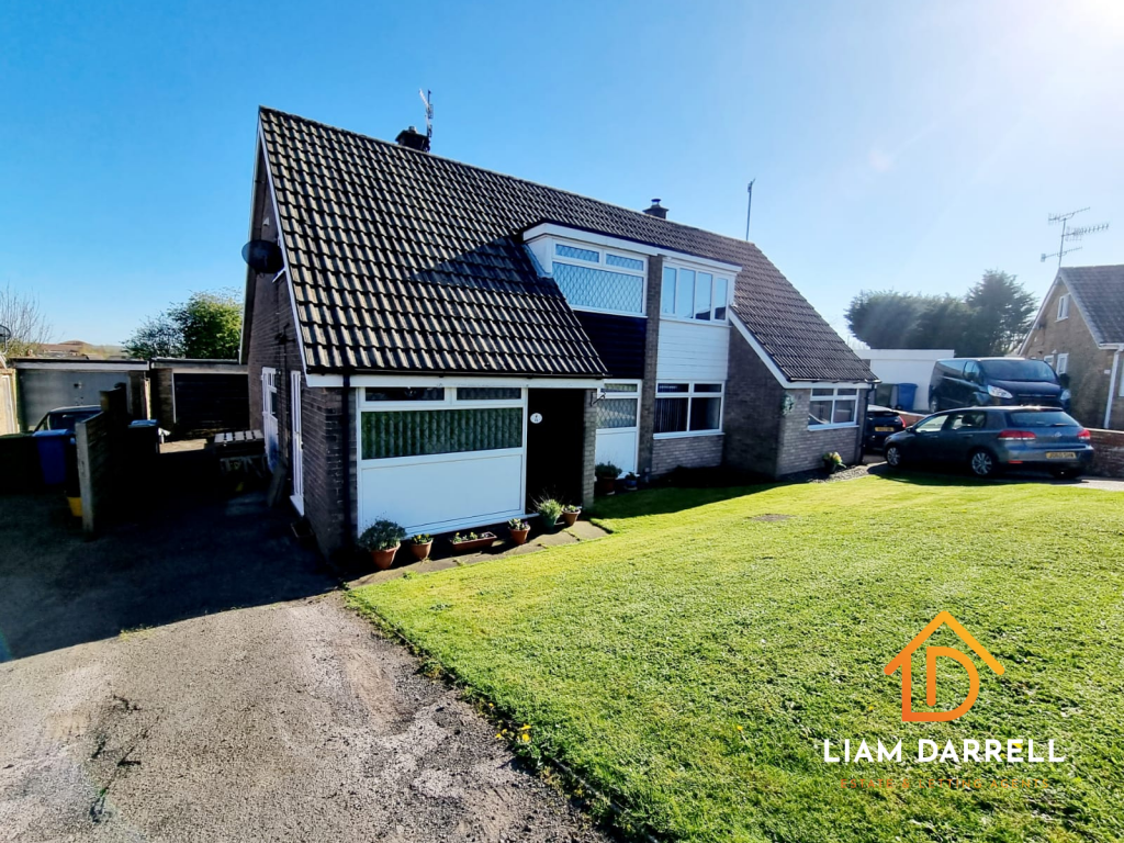 3 bedroom semidetached house for sale in Rydal Crescent, Crossgates