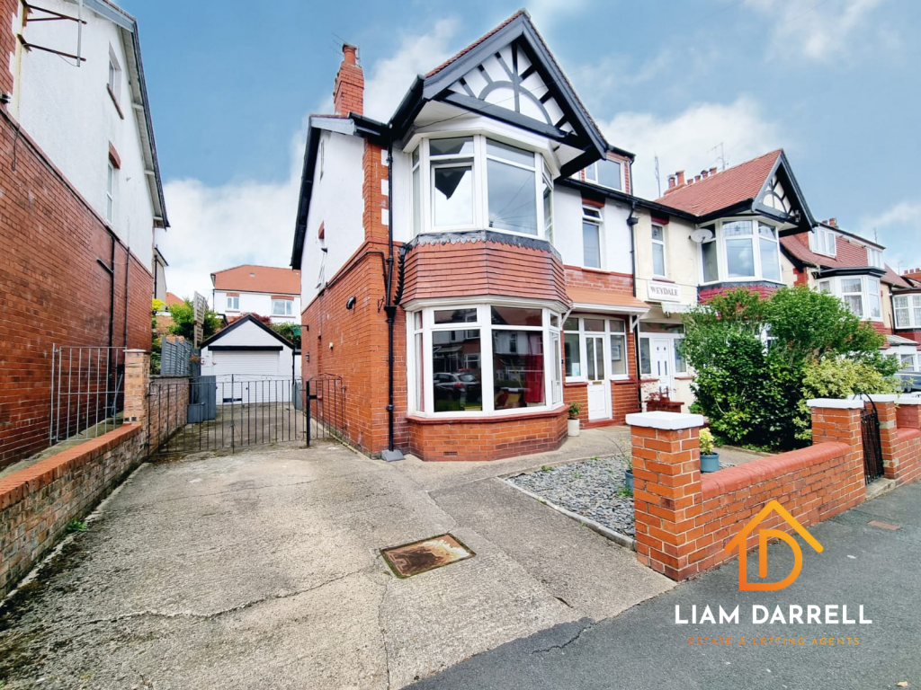 6 bedroom semidetached house for sale in Devonshire Drive, Scarborough