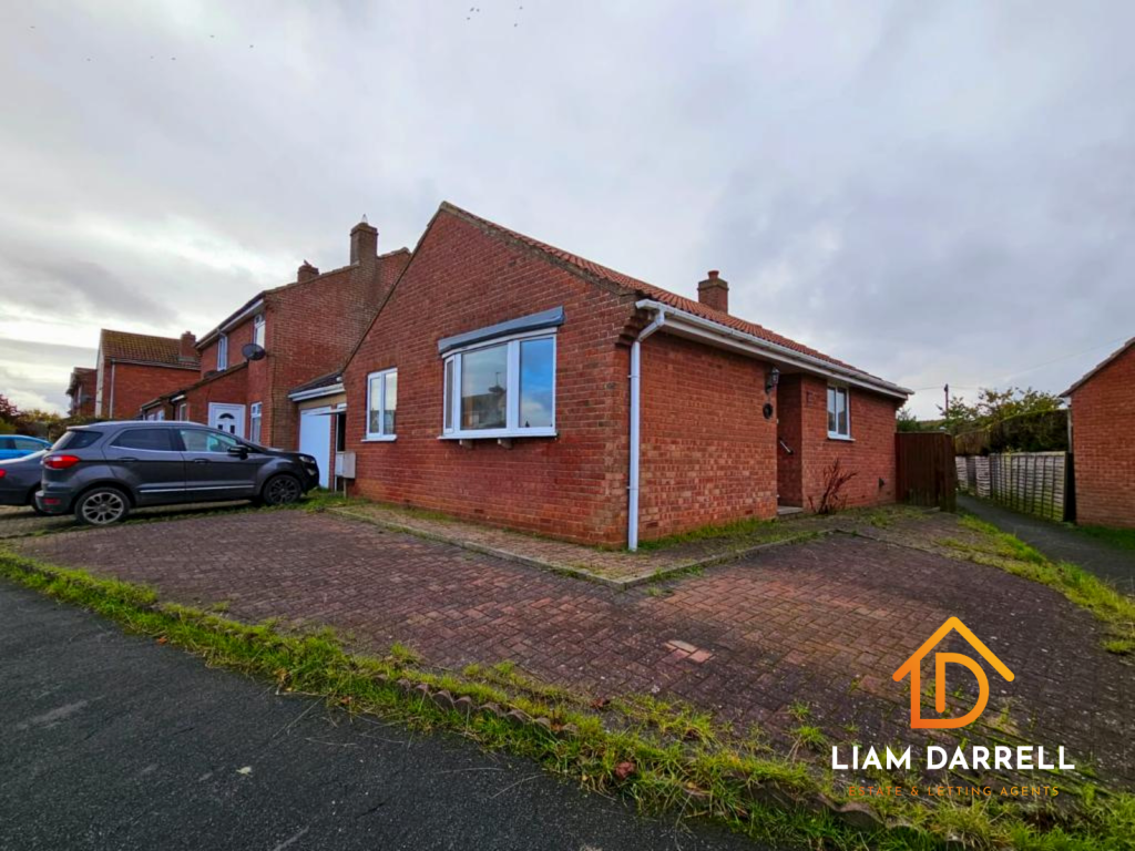 2 bedroom bungalow for sale in Constable Road, Hunmanby, Filey, North