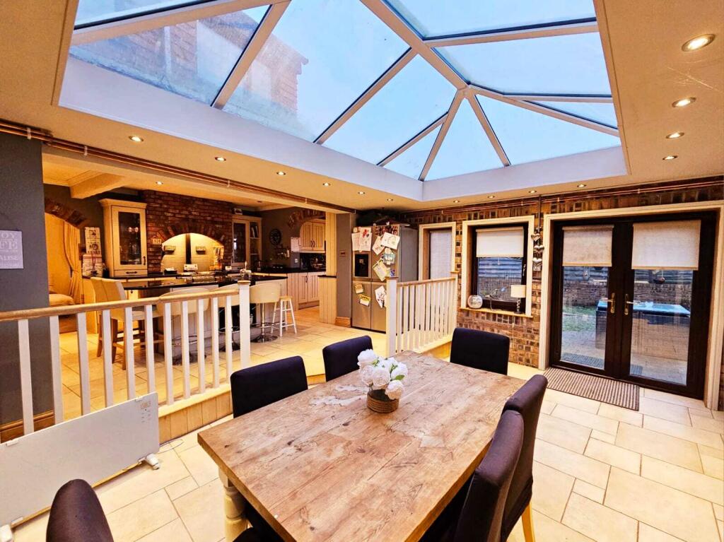 6 bedroom detached house for sale in Mellin, Main Street, Flixton