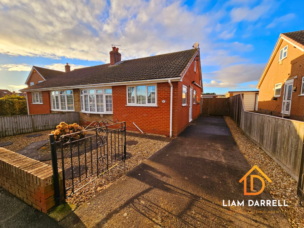 2 bedroom semidetached bungalow for sale in Harford Road, Cayton