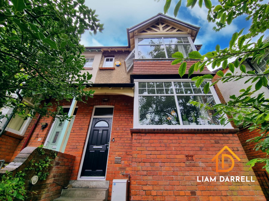 3 bedroom semidetached house for sale in Royal Avenue, Scarborough