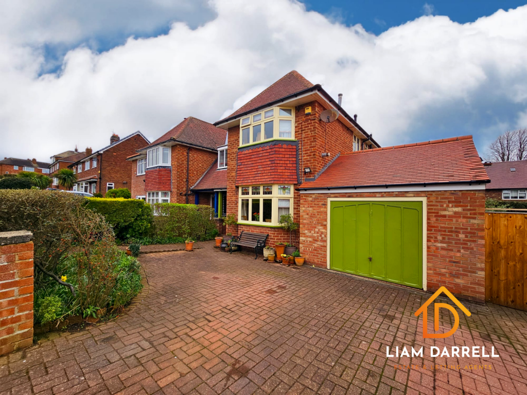 3 bedroom semidetached house for sale in Bedale Avenue, Scarborough