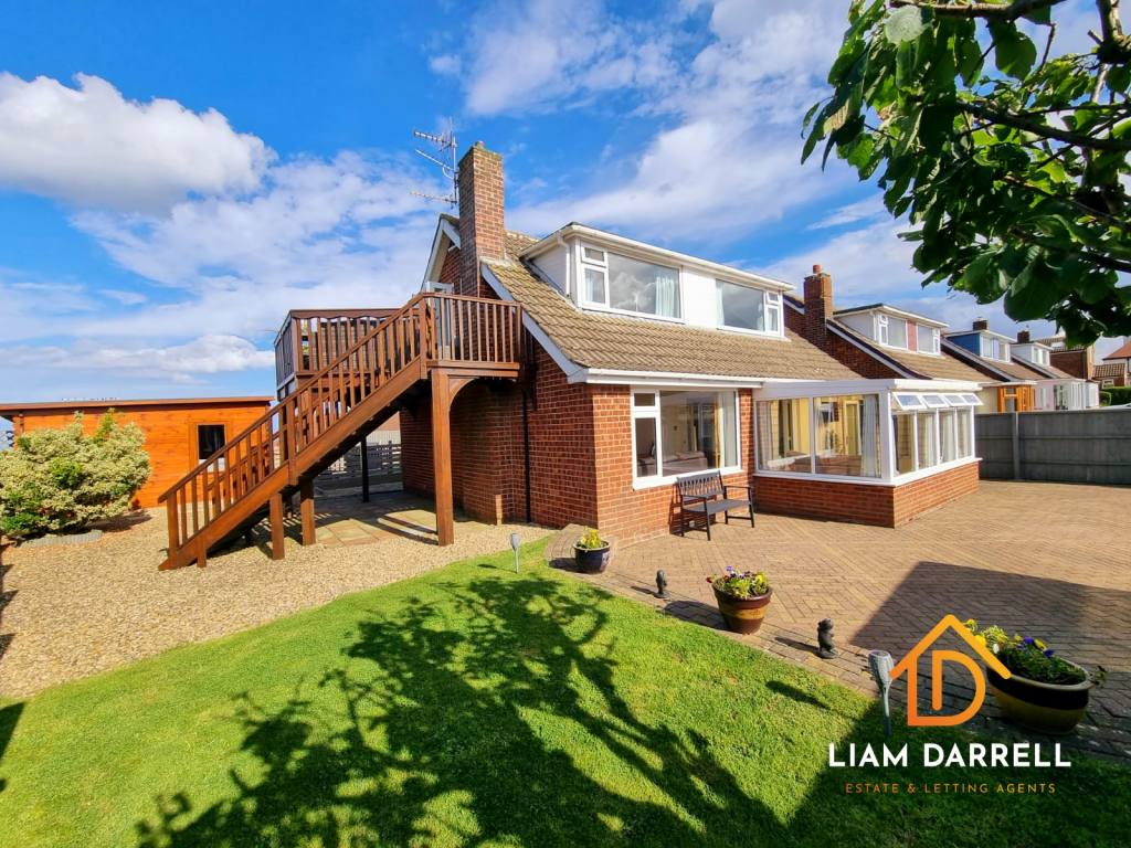 4 bedroom detached bungalow for sale in Osgodby Close, Osgodby