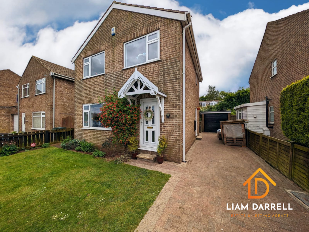 3 bedroom detached house for sale in Ings Close, Staxton, Scarborough