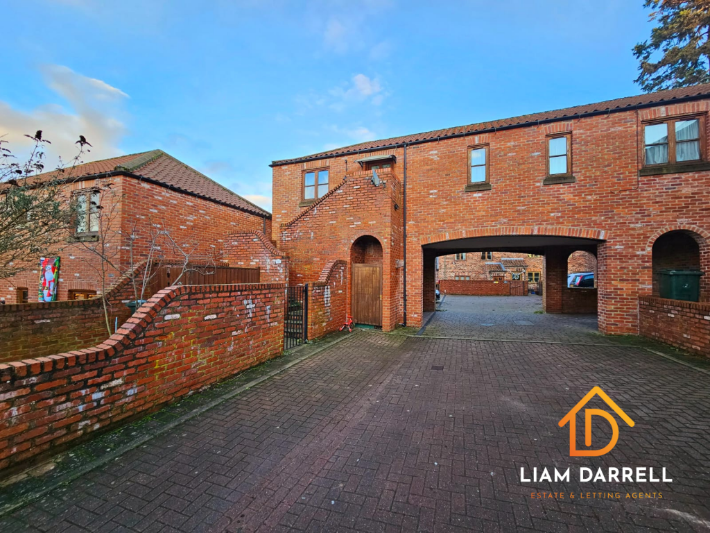 2 bedroom maisonette for sale in Stack Yard Lane, Staxton, Scarborough ...