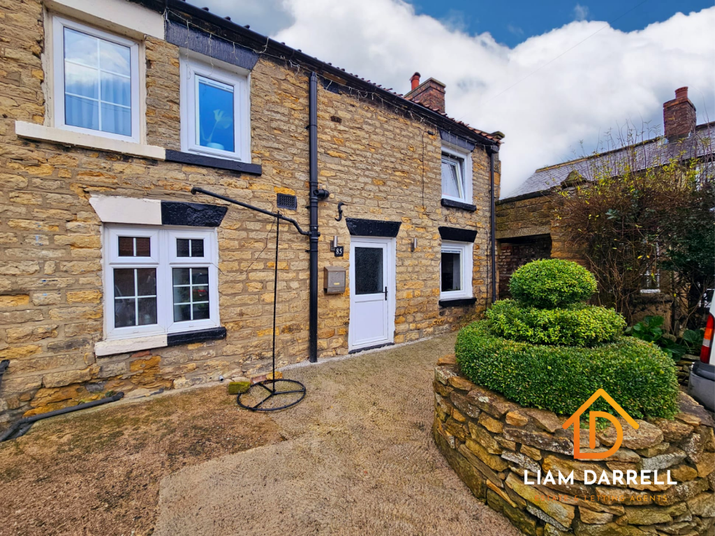 2 bedroom cottage for sale in High Street, Snainton, Scarborough, North