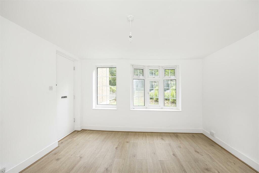 1 bedroom flat for rent in Forest Rise, London, E17