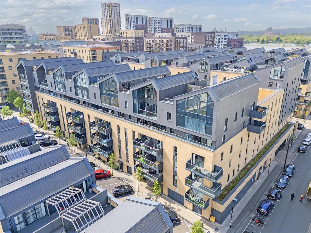 Main image of property: Collendale Road, London, Walthamstow