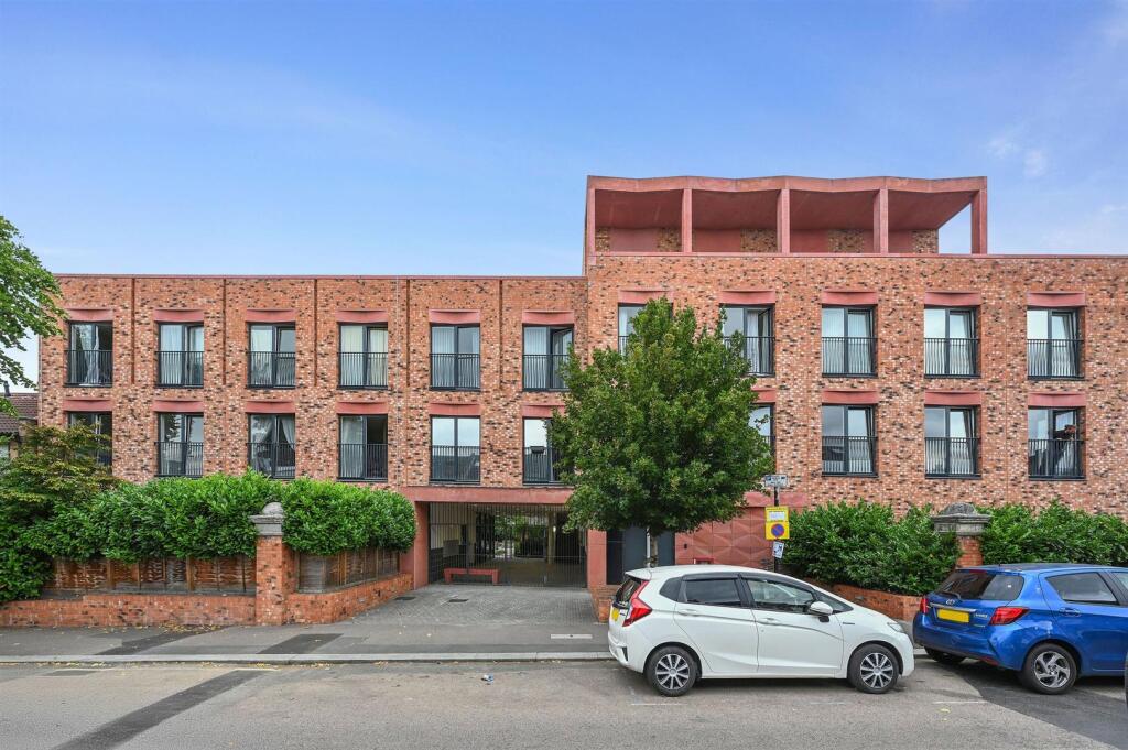 Main image of property: Gainsford Road, London, Walthamstow