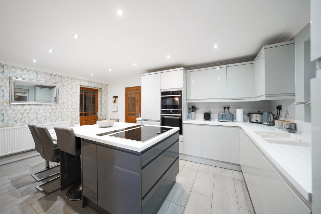 3 bedroom detached house for sale in Pine Tree Avenue, Groby, Leicester