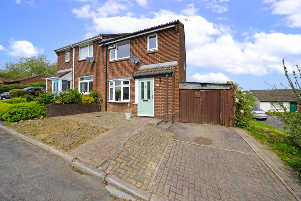 3 bedroom semidetached house for sale in Upland Close, Markfield