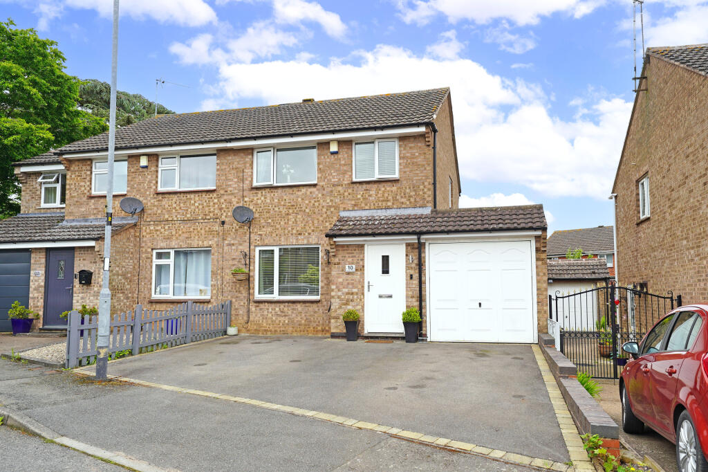3 bedroom semidetached house for sale in Orchard Close, Barlestone, CV13