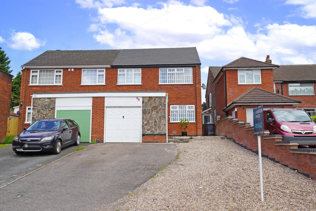 3 bedroom semidetached house for sale in Forest Road, Markfield