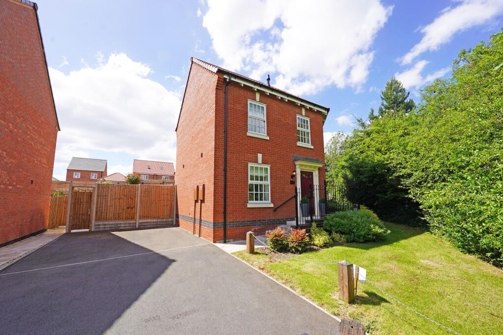 3 bedroom semidetached house for sale in Woolsthorpe Close, Melton